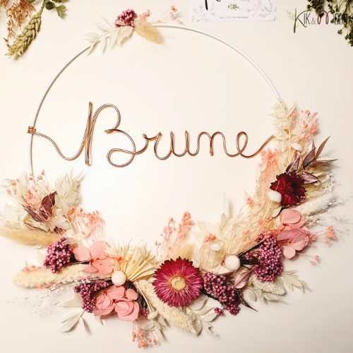 Couronne de fleurs murales